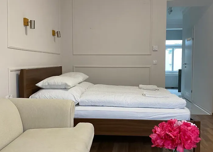 Bright & Cozy - 15 Min From Center فيينا